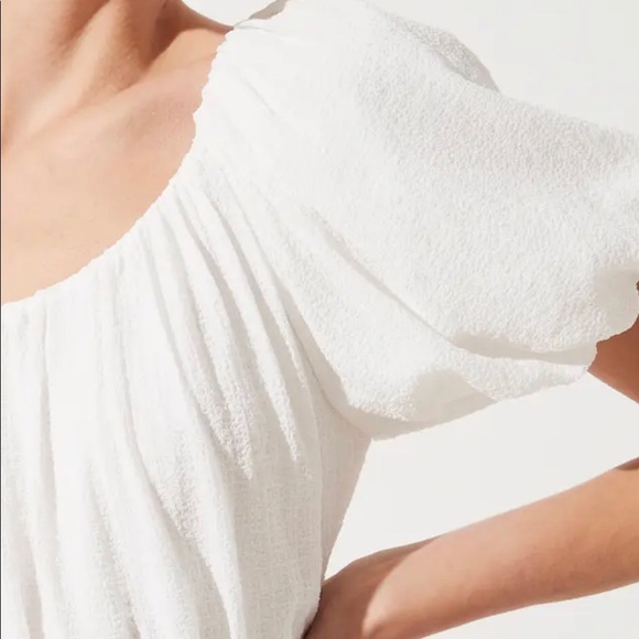 ASTR The Label Tiered White Short Sleeve Dress - Picture 5 of 9